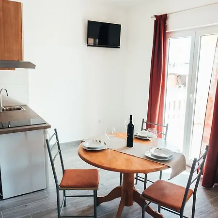 Boza Apartment *